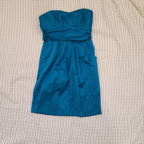 Blue strapless knee length dress - Picture 6 of 8